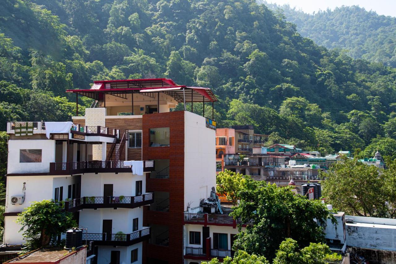 Madpackers Rishikesh Laxman Jhula Hostel Exterior photo