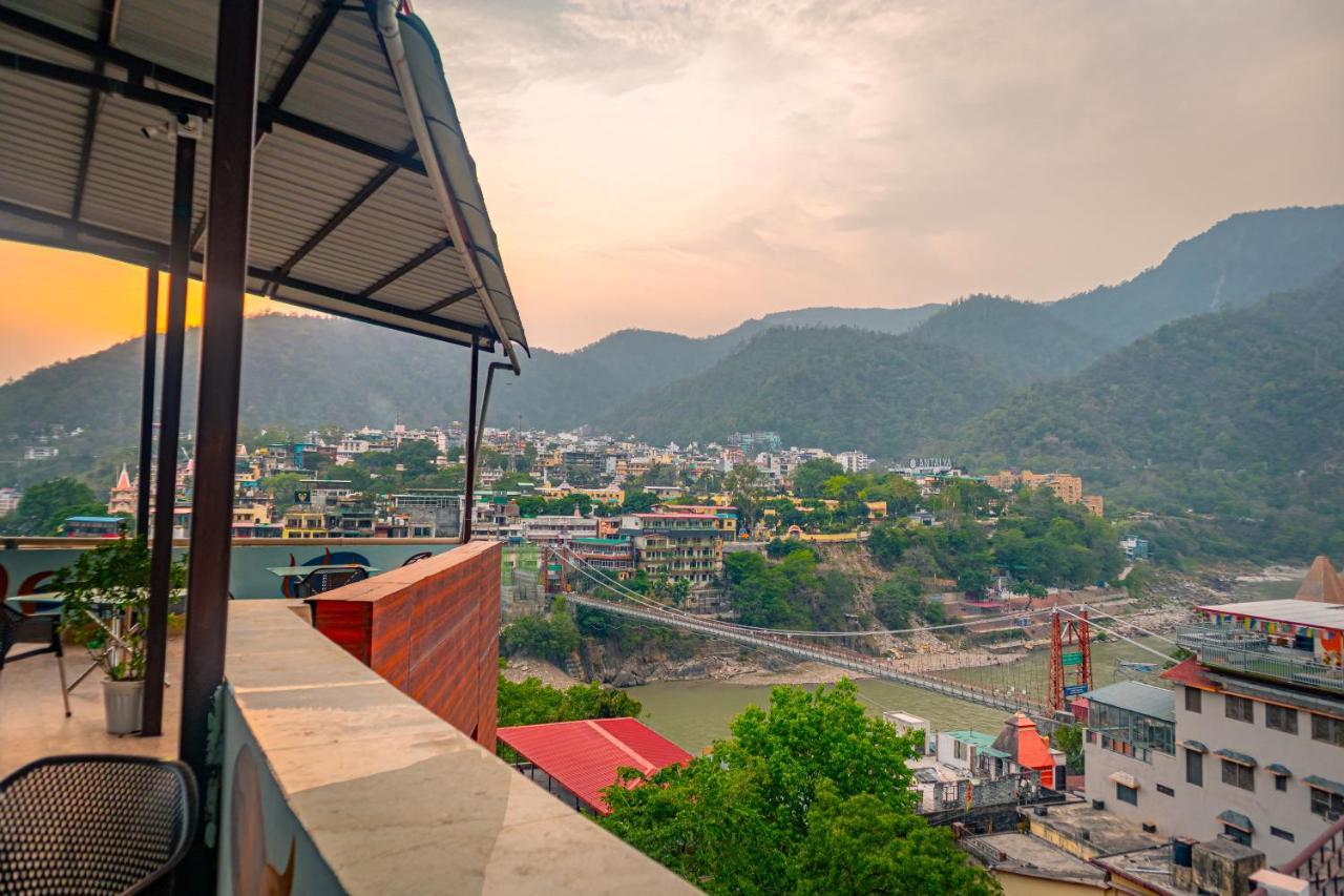 Madpackers Rishikesh Laxman Jhula Hostel Exterior photo