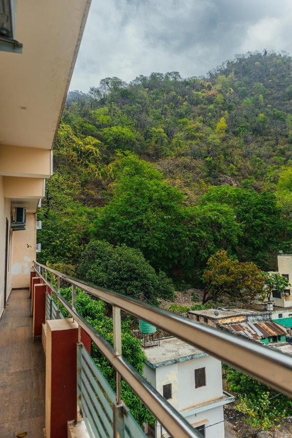 Madpackers Rishikesh Laxman Jhula Hostel Exterior photo