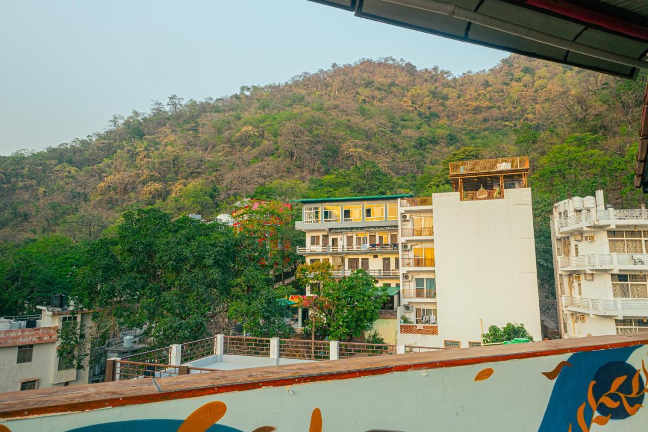 Madpackers Rishikesh Laxman Jhula Hostel Exterior photo